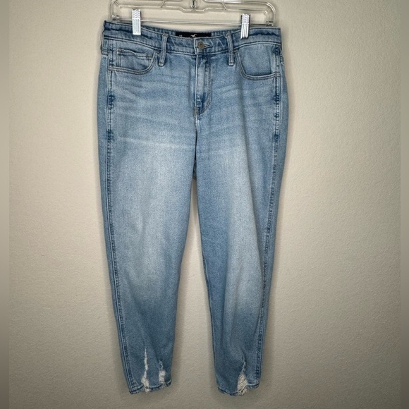 Hollister Women's High-Rise Mom Distressed‎ Jean- Sz 11R - Picture 1 of 11